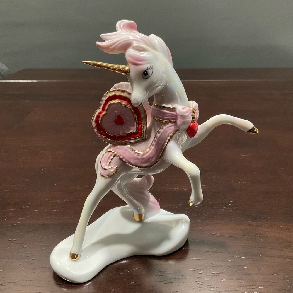 1992‎ FRANKLIN MINT WHERE LOVING HEARTS MEET UNICORN